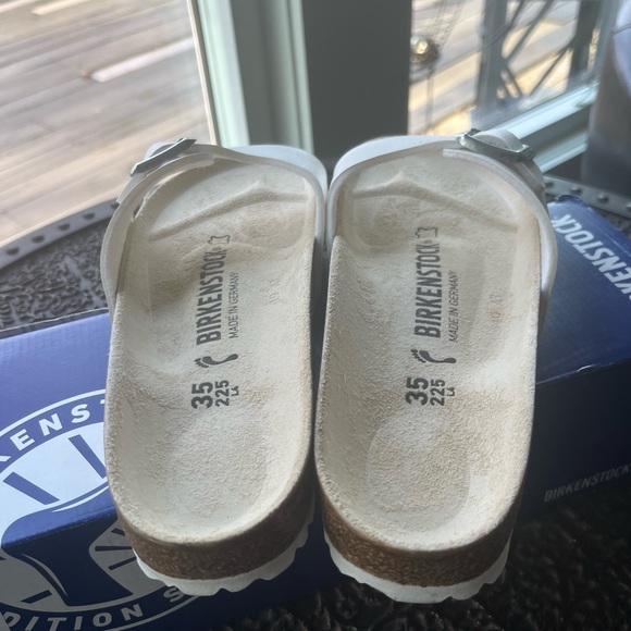 BIRKENSTOCK MADRID SANDALS IN WHITE 35 EU (4-4.5 US) - Picture 7 of 9
